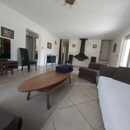 Holiday home Maison En Provence Mezel (Alpes-de-Haute-Provence)